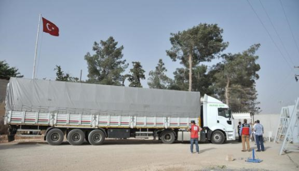 العثور على 200 مهاجر على متن شاحنة متخلى عنها بتركيا