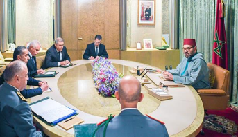 الملك محمد السادس يترأس جلسة عمل لتتبع تدبير انتشار وباء كورونا بالمغرب