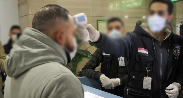 وضع 300 أسرة مصرية تحت الحجر الصحي 