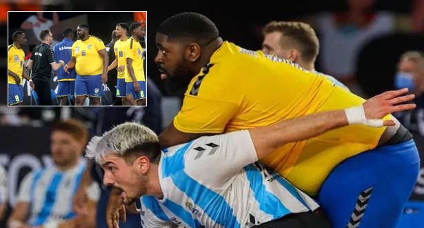 فيديو .. لاعب الكونغو يشد الأنظار في مونديال كرة اليد فيديو .. لاعب الكونغو يشد الأنظار في مونديال كرة اليد