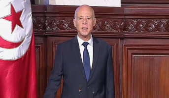 الرئيس التونسي يعلن فرض حظر الجولان من السادسة مساء إلى السادسة صباحا