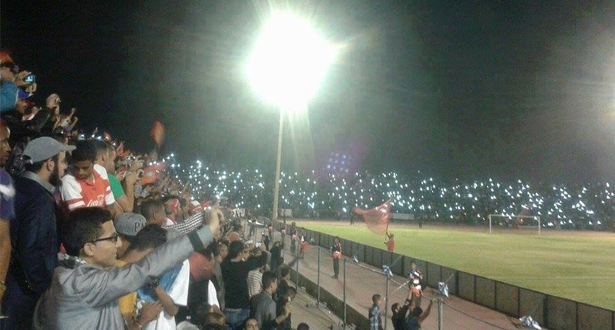 فيديو وصور .. تفاعل كبير مع عزف النشيد الوطني وأجواء عالمية غير مسبوقة بملعب الأغظف بالعيون