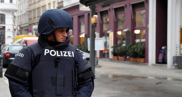 مقتل شخص وإصابة آخر في إطلاق نار في وسط فيينا