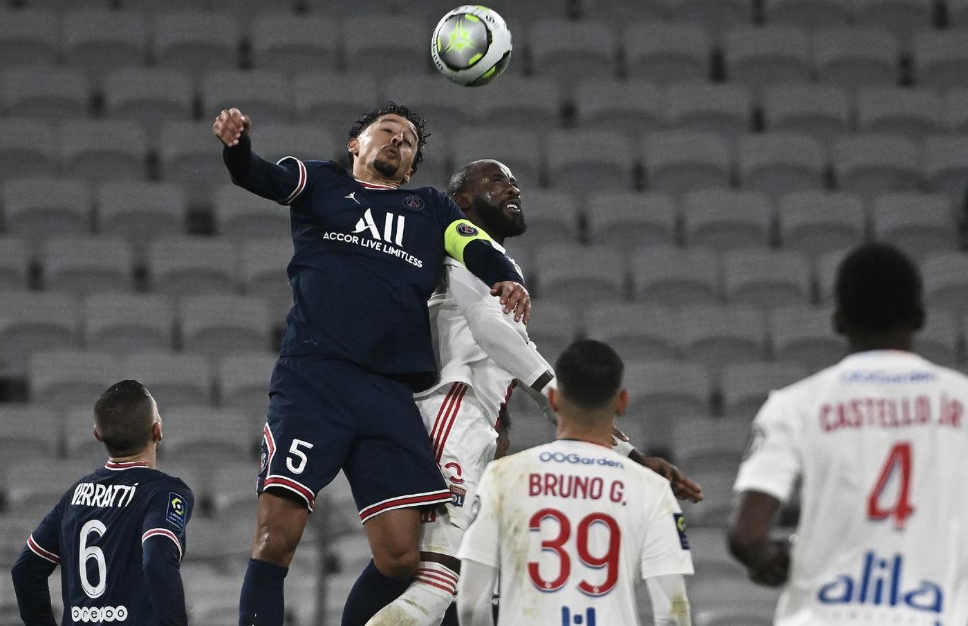 Foot: le PSG, leader de L1, tenu en échec à Lyon (1-1)