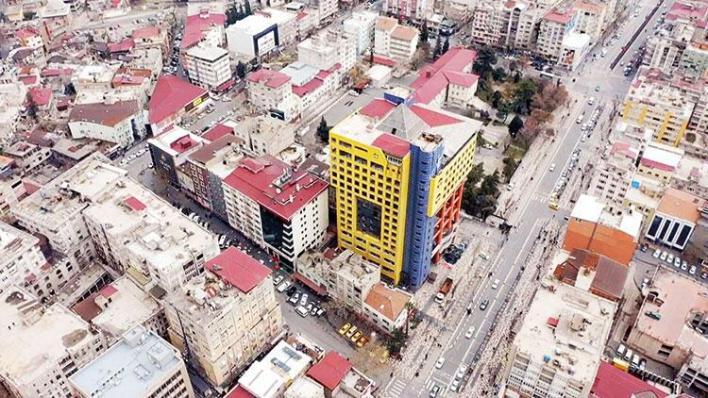 السلطات التركية تهدم "أسخف مبنى في العالم"