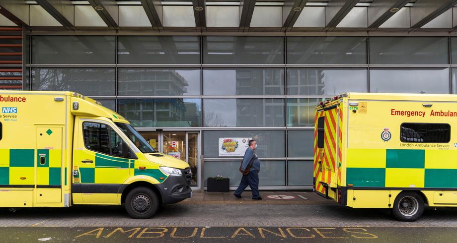 Angleterre: six millions de personnes sur les listes d'attente des hôpitaux