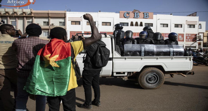 Burkina: le gouvernement dément "une prise de pouvoir par l'armée"