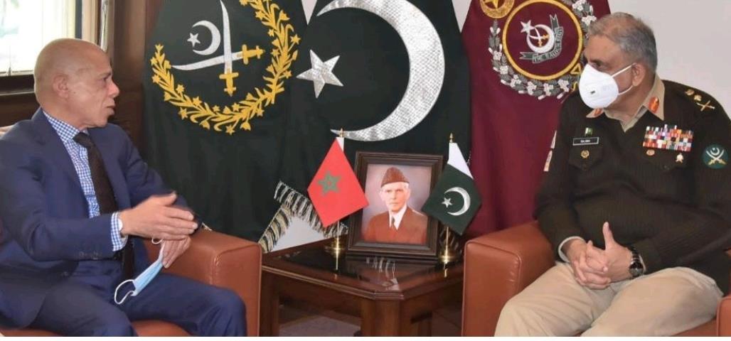 سفير المغرب في باكستان يجري مباحثات مع رئيس أركان الجيش الباكستاني
