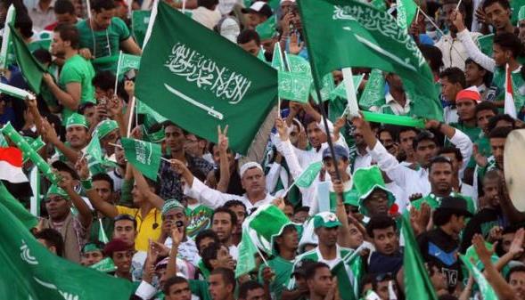 السعودية تقترب من حجز مقعدها بالمونديال بفوز صعب على عمان