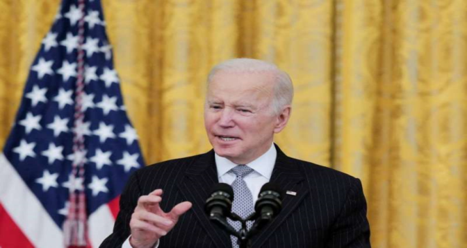 Biden décrète l’interdiction des importations de pétrole russe