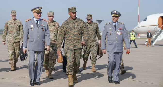 الجنرال مايكل لانغلي قائد القيادة الأمريكية في إفريقيا يقوم بزيارة عمل للمغرب
