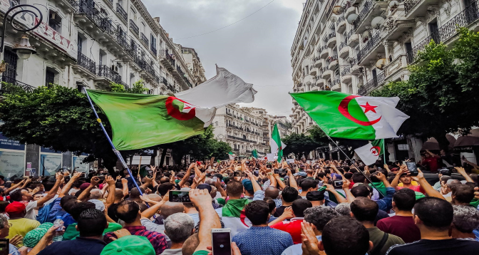الجزائر .. مقال تحليلي حول الحراك يقود صحافيا إلى السجن