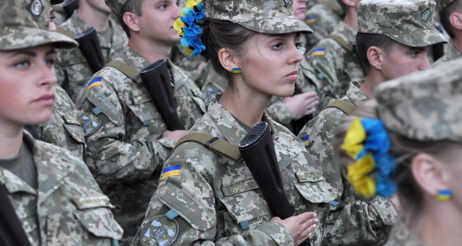 Conflit en Ukraine : plus de 40 000 femmes mobilisées par l’armée 