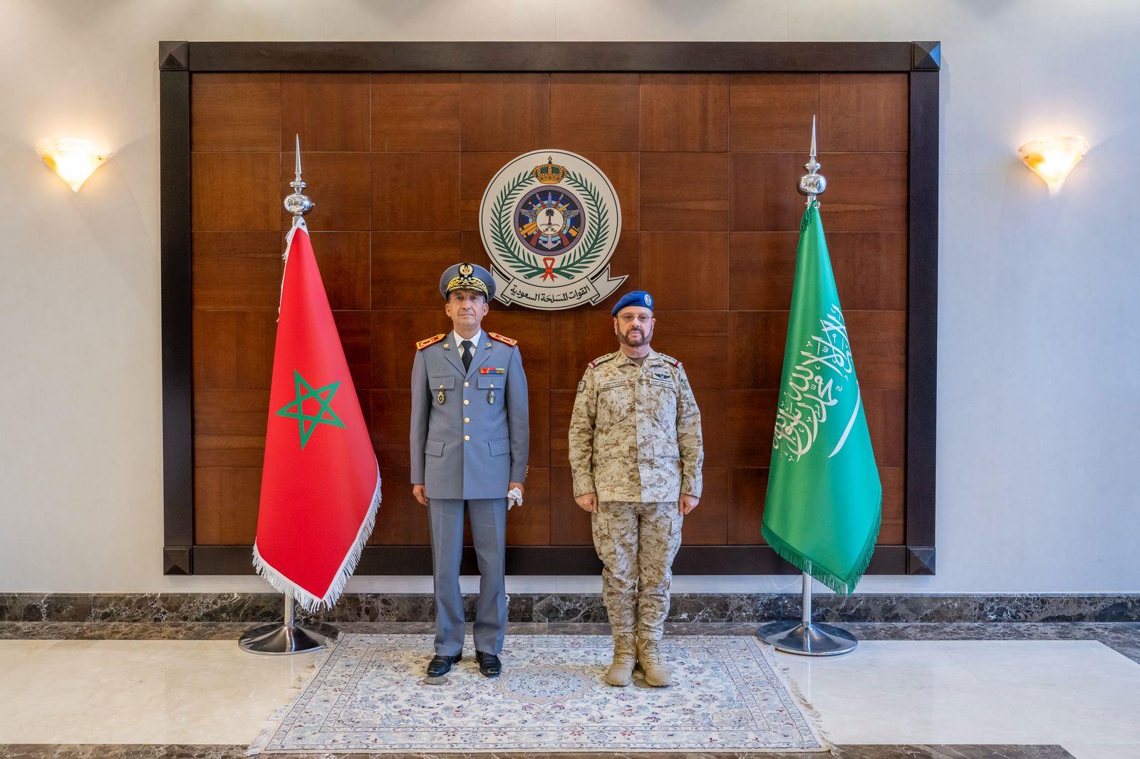 Le Général de Corps d’Armée, Inspecteur Général des FAR, effectue une visite de travail en Arabie Saoudite


