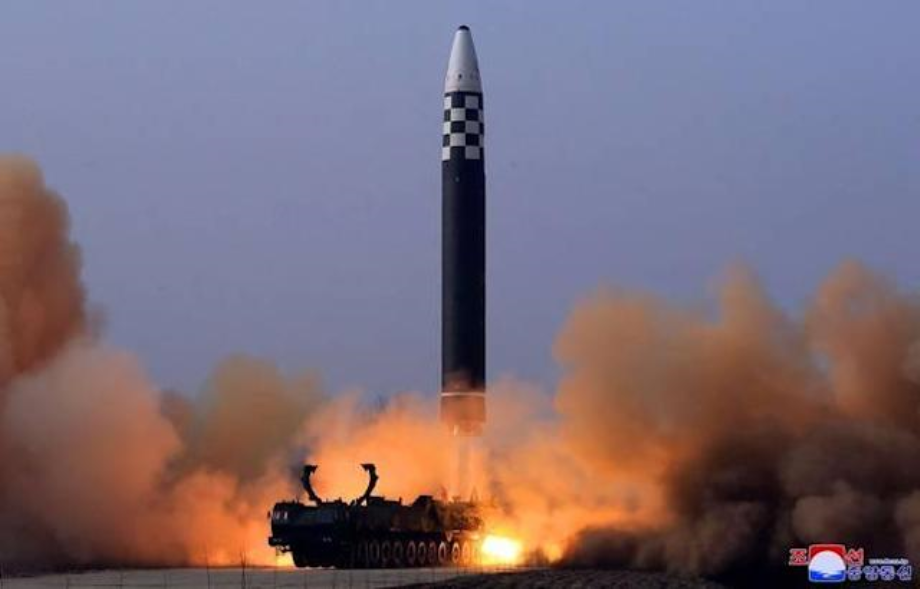 La Corée du Nord lance un "missile balistique", selon Séoul