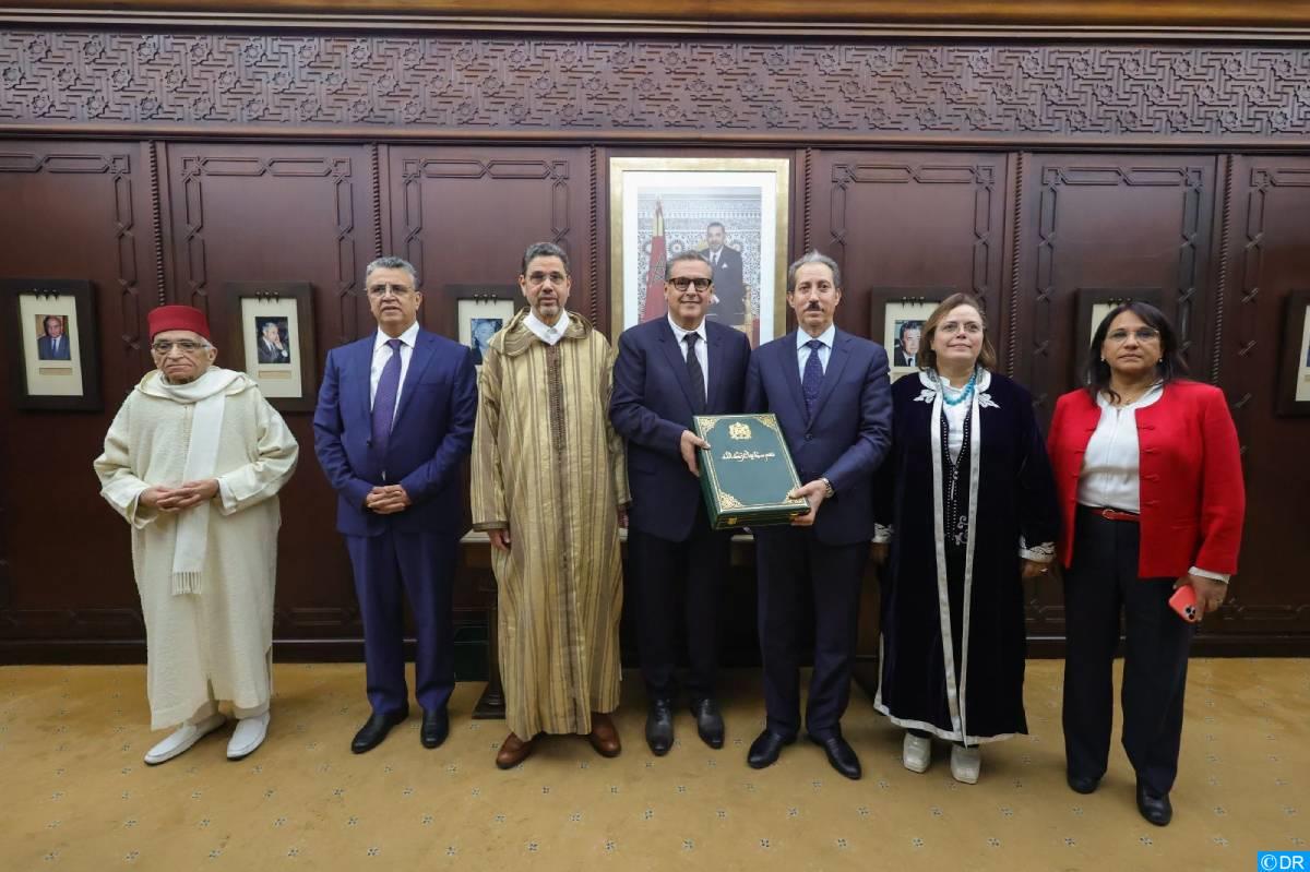 Akhannouch reçoit les propositions de l’Instance chargée de la révision du Code de la famille pour les soumettre à la Haute appréciation de SM le Roi