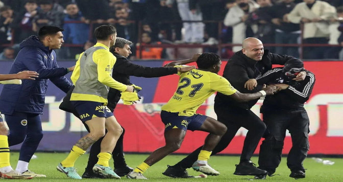 Des joueurs de Fenerbahçe en conseil de discipline après des violences