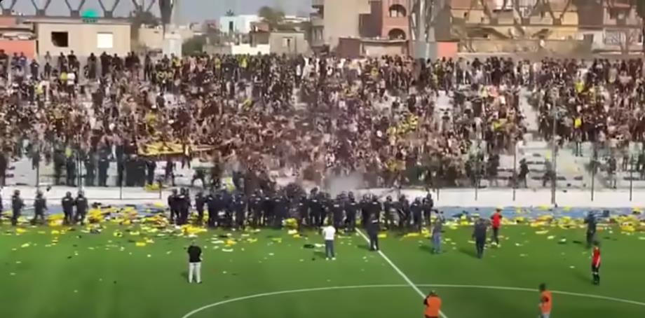 فيديو .. أعمال شغب وتخريب صادمة تطال ملعب الكاليتوس الجديد بالجزائر