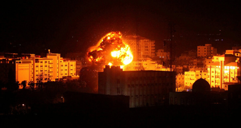 الطيران الحربي الإسرائيلي يقصف جنوب قطاع غزة