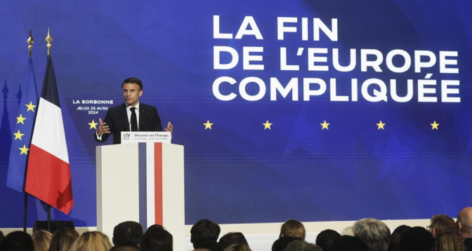 Magazine de la politique française : la France en marche vers les Européennes