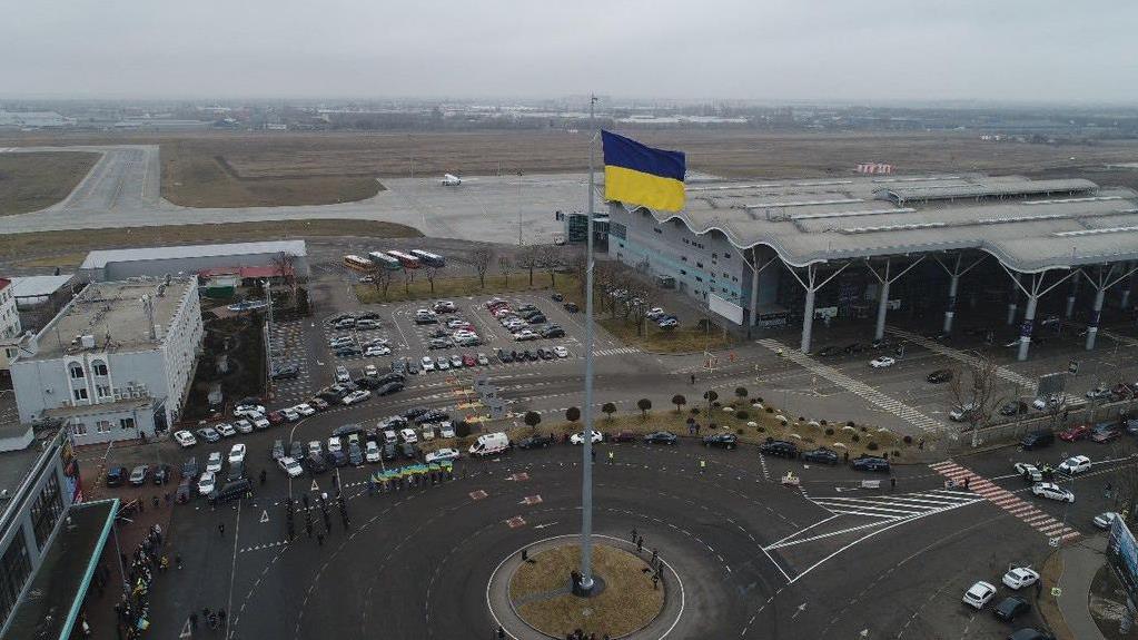 Guerre en Ukraine : frappe russe contre l’aéroport d’Odessa, la piste détruite