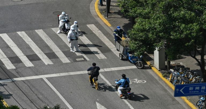 Négatifs et envoyés de force en quarantaine : Shanghai continue sa stratégie «zéro Covid»