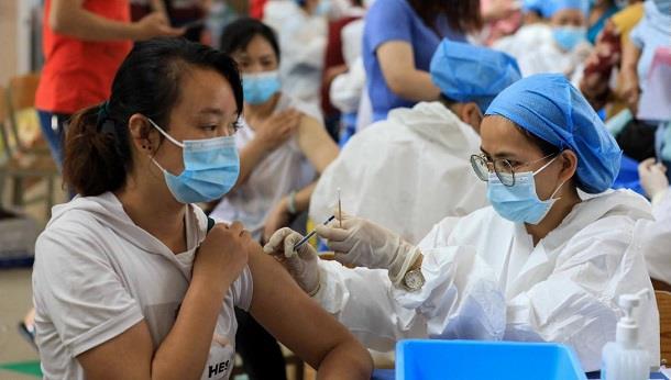 تطعيم أزيد من 1.25 مليار صيني بشكل كامل ضد كوفيد- 19