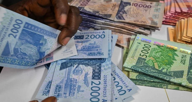 Sénégal : saisie de devises en billets noirs d’une contrevaleur de plus de 3 milliards de francs CFA
