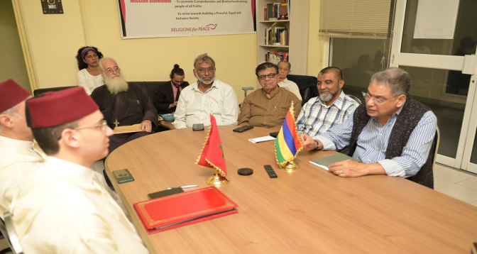 Une délégation de la Fondation Mohammed VI des Ouléma africains s'entretient à Port-Louis avec plusieurs personnalités