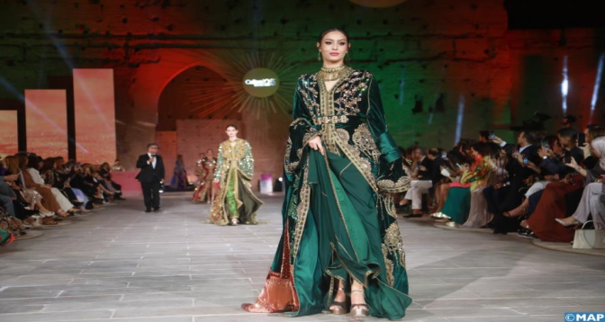 Marrakech : Clôture de la 25e édition de la "Caftan Week" avec un grand défilé célébrant le Sahara marocain

