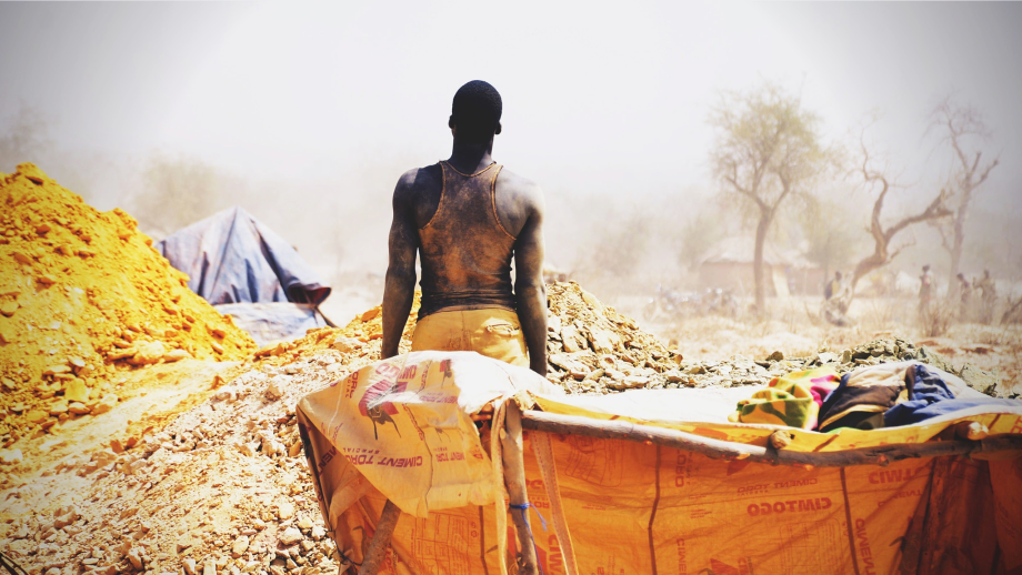 Des manifestants saccagent une importante mine d'or au Burkina : sept blessés