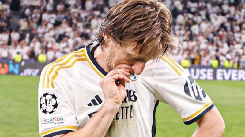 مودريتش يطوي صفحة المجد مع ريال مدريد..نظرة على مسيرة أسطورية