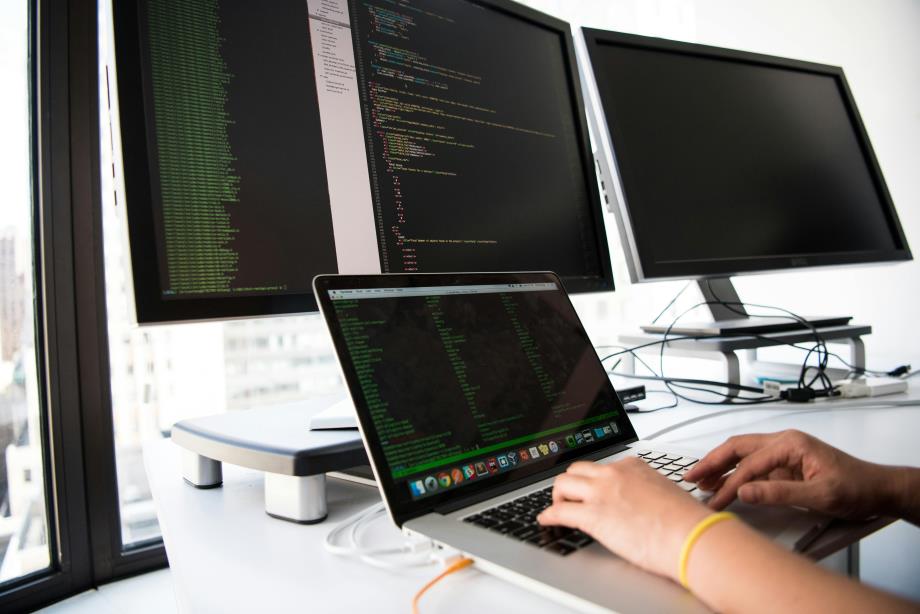 Un emploi sur quatre exposé à la transformation par l'IA générative, selon une étude