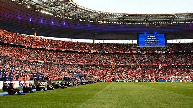 تأخر انطلاق مباراة ريال مدريد وليفربول بسبب مشكلات في وصول المشجعين