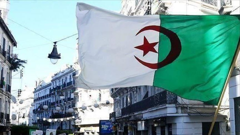 Un collectif de partis dénonce "des pratiques d'un système totalitaire" en Algérie