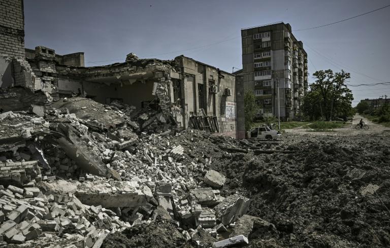 L'étau russe se resserre sur Lyssytchansk, dans le Donbass