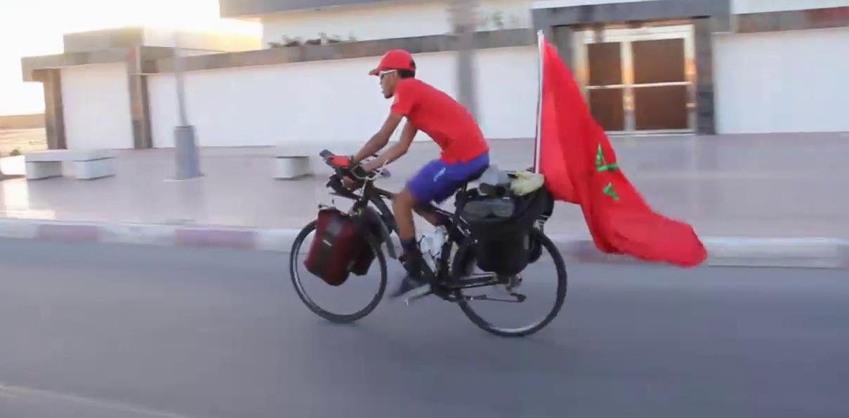  الرحالة المغربي عياد المفتحي يصل إلى القاهرة في رحلة عبر ثلاث قارات