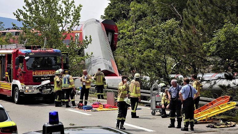 ارتفاع حصيلة ضحايا حادث القطار في جنوب ألمانيا إلى خمسة قتلى