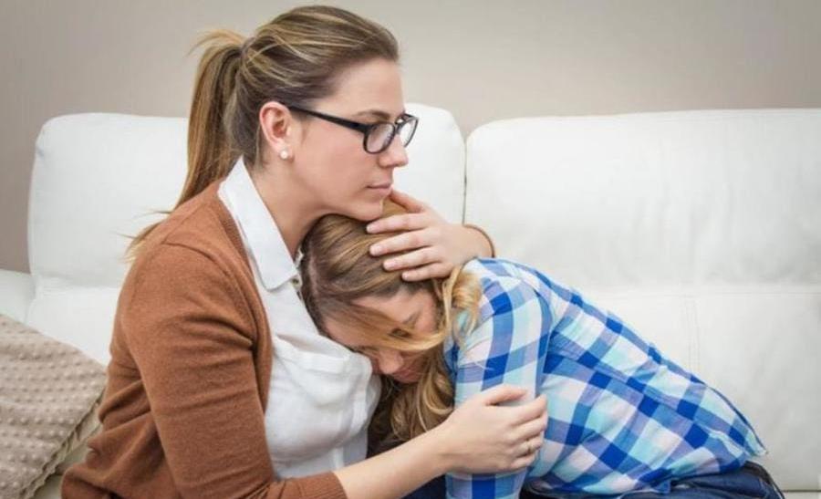 كيفية احتواء الأبناء بعد ظهور نتائج الامتحانات؟