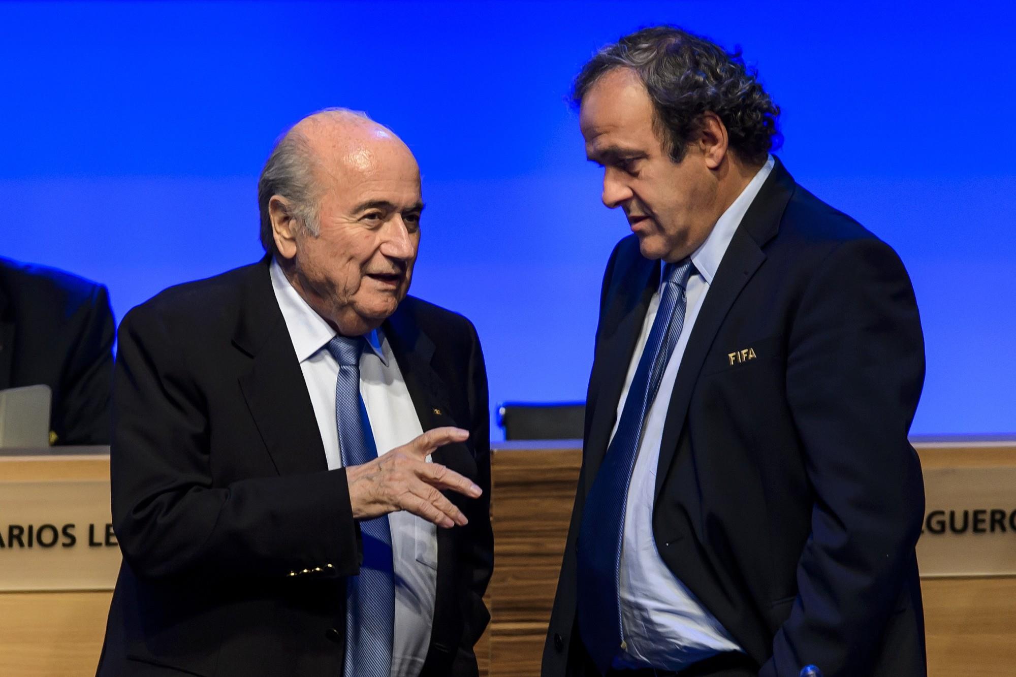 Fifa: un an et huit mois de prison avec sursis requis contre Platini et Blatter
