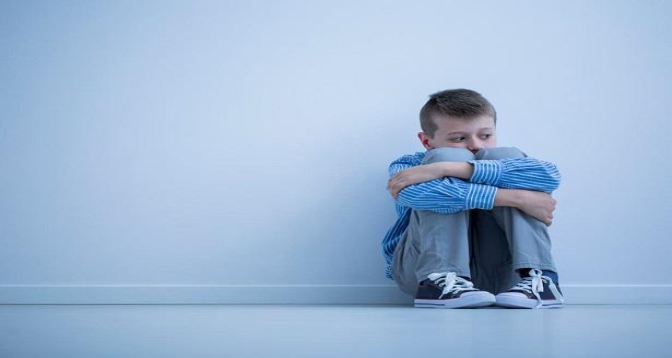 علاج غير جراحي يعزز التفاعل الاجتماعي والذهني للمصابين بالتوحد