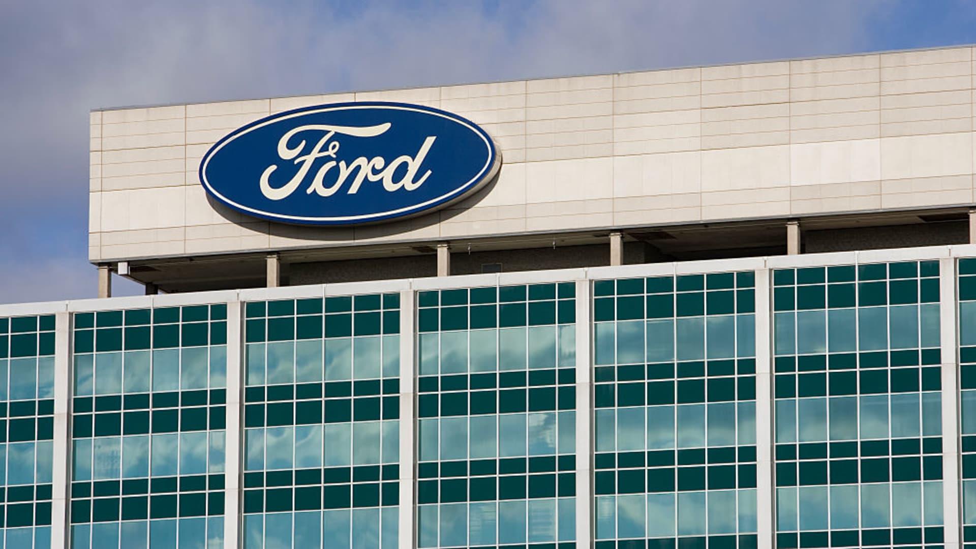 Ford rappelle près de 700.000 véhicules pour un injecteur de carburant défaillant

