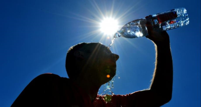 Canicule : S’hydrater oui, mais pas n’importe comment !

