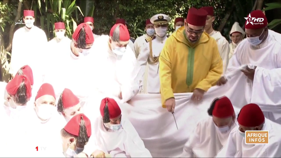 Aid Al Adha: le Roi Mohammed VI procède au rituel du sacrifice