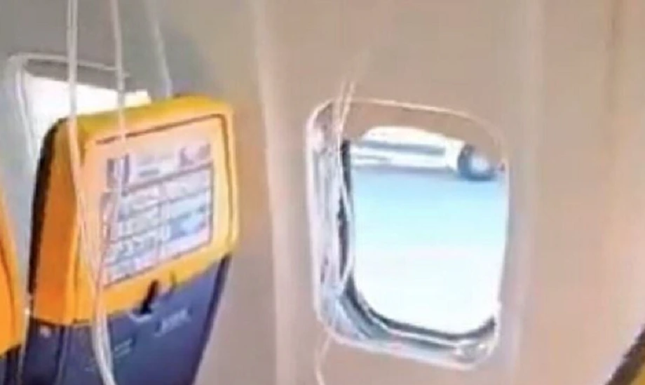 Passager presque aspiré hors d’un avion en plein vol : ce que révèle l’enquête