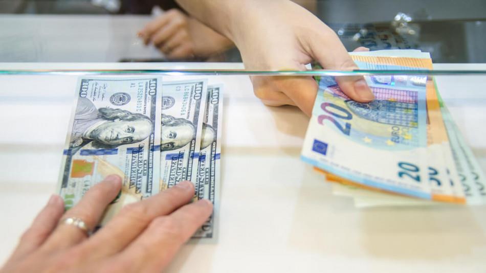 أي انعكاسات لتساوي الدولار واليورو على الاقتصاد المغربي؟