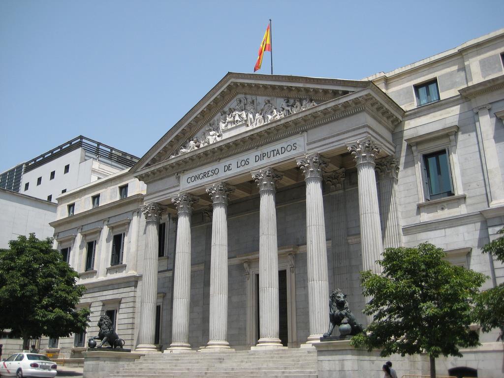 البرلمان الإسباني يدعم موقف الحكومة ويرسخ أسبقية مخطط الحكم الذاتي