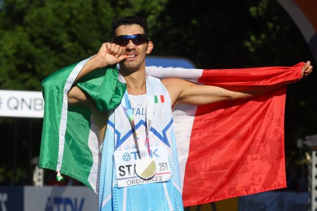 Mondiaux d'athlétisme: l'Italien Massimo Stano remporte l’or sur 35 km marche