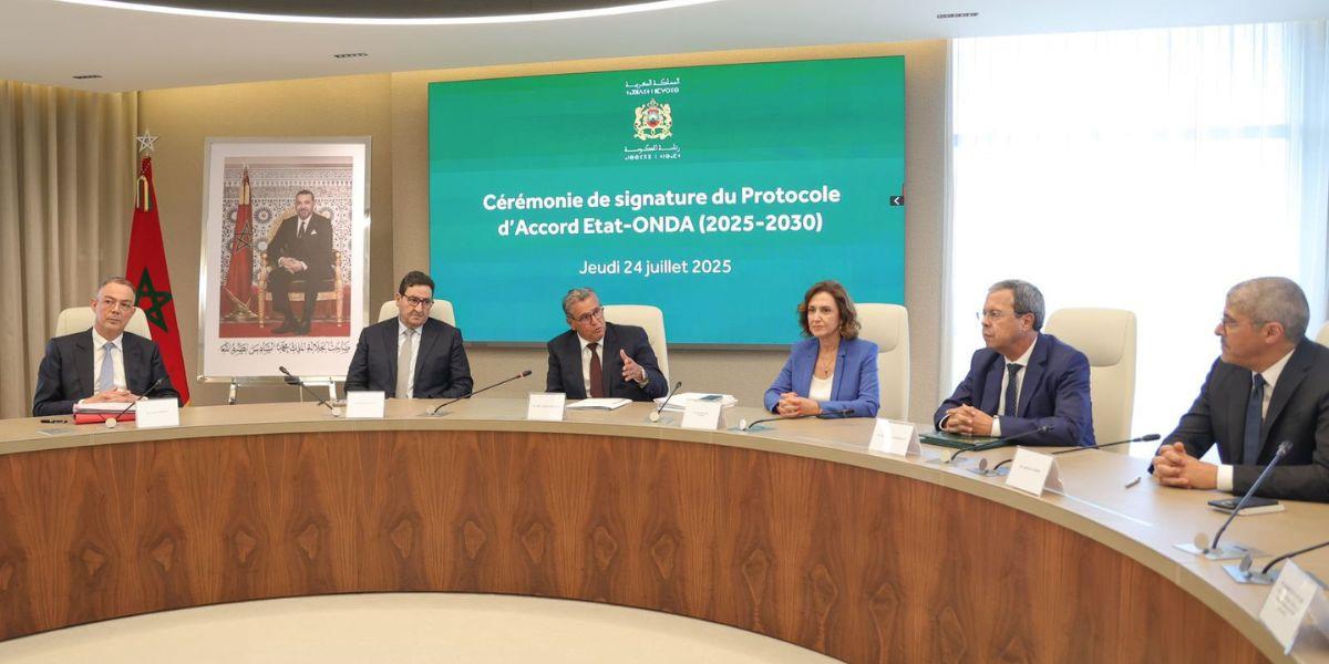 توقيع بروتوكول اتفاق بين الحكومة والمكتب الوطني للمطارات 2025-2030