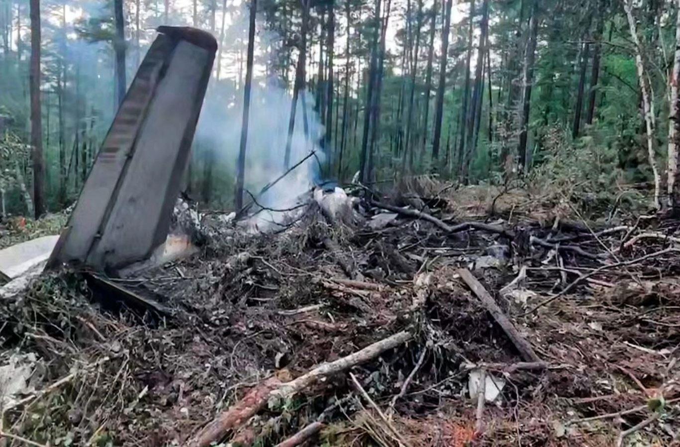 Crash d’un avion en Russie : Les boîtes noires retrouvées, deux hypothèses avancées
